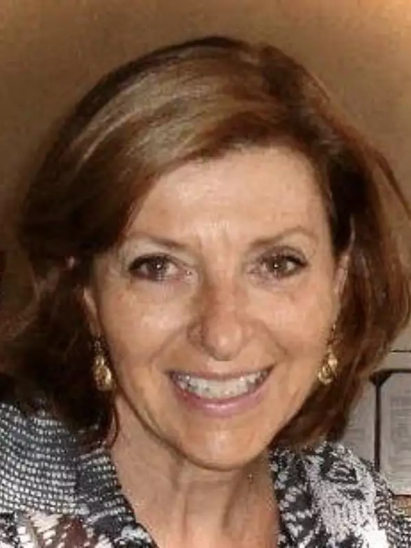 Annmarie Sasdi headshot