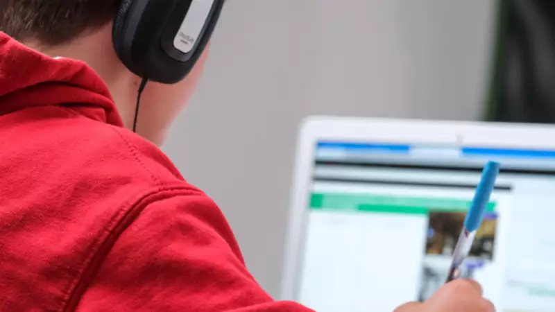 Boy online learning pandemic